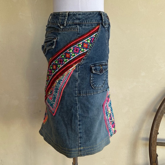 LOUIE OOAK Western Denim Skirt Vtg Rare Mexican Hand Embroidered Embellishment 2 - Picture 9 of 13